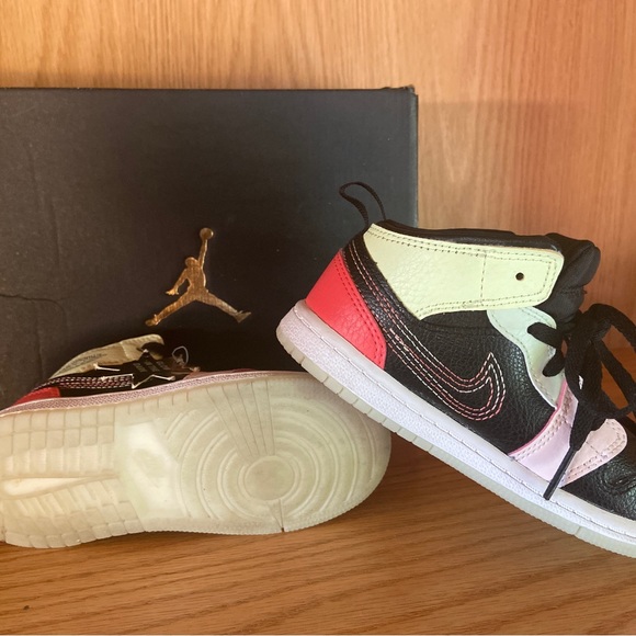 Meet your Posher, Pauletta - Picture 1 of 2